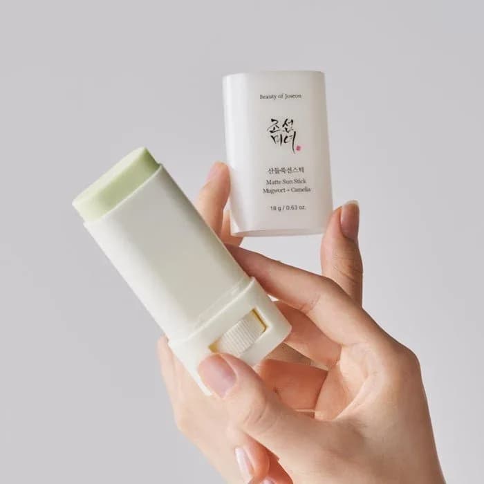 Matte Sun Stick: Mugwort + Camellia